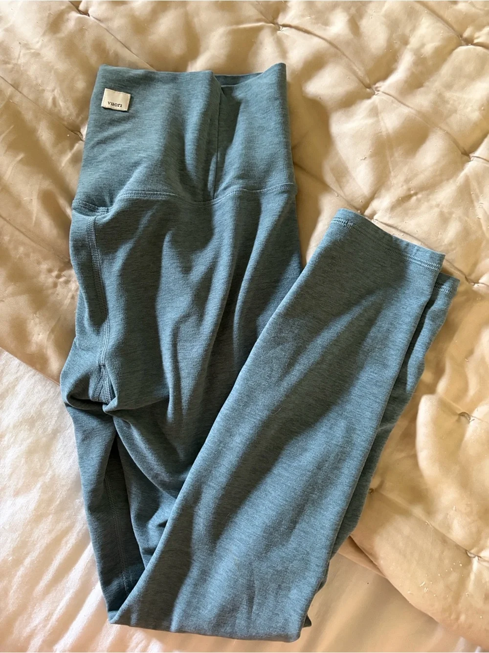 Vuori Heathered green clean elevation leggings